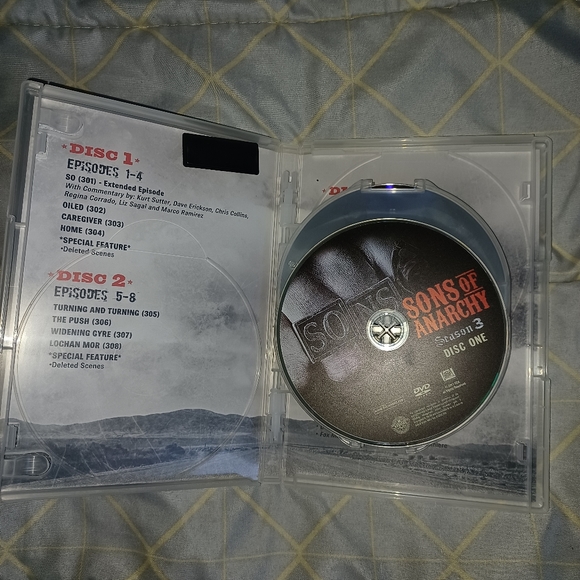 Sons of Anarchy Season 3 - Picture 2 of 4